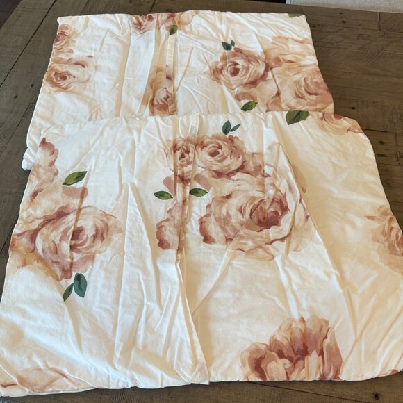 GUC - PB Teen Complete Bedding Set, 2 pairs of sheets, 4 shams - Full Size - Picture 9 of 11